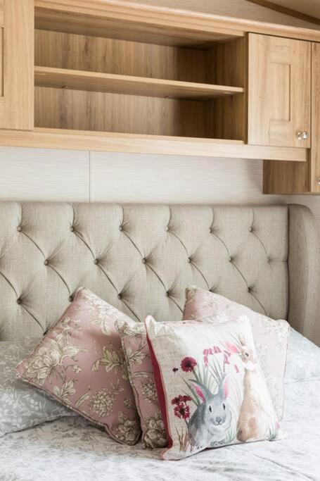 Waters Edge, Hoburne Cotswolds Villa South Cerney Eksteriør bilde