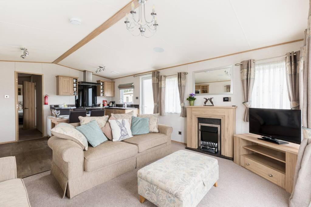 Waters Edge, Hoburne Cotswolds Villa South Cerney Eksteriør bilde