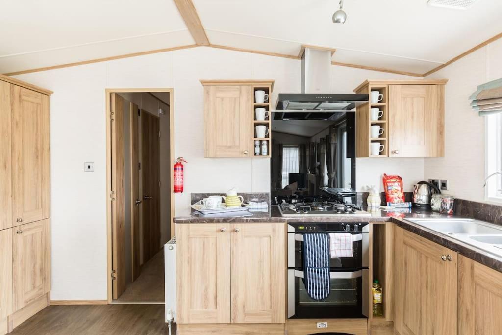 Waters Edge, Hoburne Cotswolds Villa South Cerney Eksteriør bilde